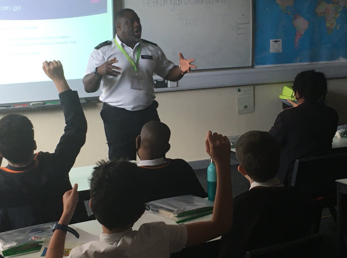 HarrisEDB's tweet photo. Year 7 take part in a special day planned and delivered by Southwark Police, exploring topics such as County Lines, terrorism, illegal substances, sexualised behaviours and Stop and Search. Find out more https://t.co/YddGE4Bt72 https://t.co/8bAUa6Vlh2