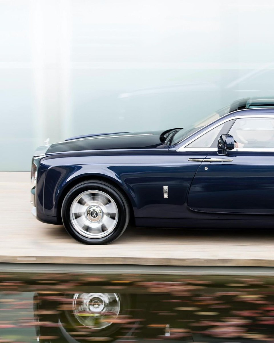 B_Lifestyle2018's tweet photo. Coachbuilding is in our DNA.
In the beginning, every single Rolls-Royce was coachbuilt — and select examples were still made this way until the 1990s.
More recently in 2017, Sweptail — a Coachbuild creation — made its debut.
#BillionaireLifestyle #LuxuryCar #RolllsRoyce #Luxury https://t.co/KoBNl6ZwVA