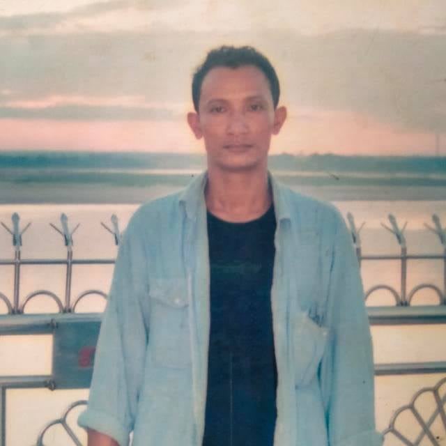 nslwin's tweet photo. U MYINT LWIN OO, 40, was shot to death by SAC Terrorist Group on May 27 at 9pm. SAC Terrorist Group came to Kyat Sar Pyin village in DAWEI, Taninthargyi &amp; indiscriminately fired. They took the body of U Myint Lwin Oo &amp; still not yet returned. 

#May28Coup #WhatsHappeningInMyanmar https://t.co/jJhjR0exer