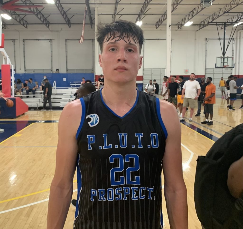 Hustle in the Sun: 17U sleepers prephoops.com/2021/05/hustle…