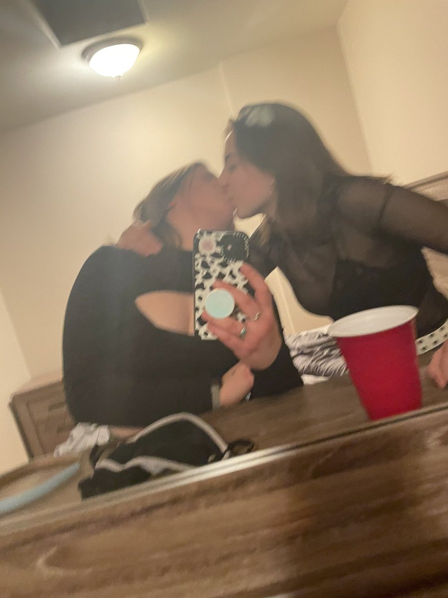 mildcilantro's tweet photo. @HaleyyRayfield 😛🏳️‍🌈 https://t.co/4q9LQTVSRH