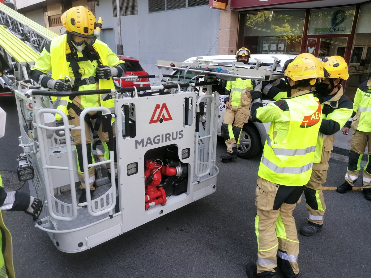 Durante esta semana hemos realizado curso de nivel III para <a href="/BomberosLogrono/">BomberosLogroño</a> con AEA Magirus 42 L AS financiado por <a href="/GlobalMagirus/">Global Magirus</a> según lo acordado en el pliego de condiciones de la compra del vehículo. Os dejo algunas fotos. autoescalerasautomaticas.com