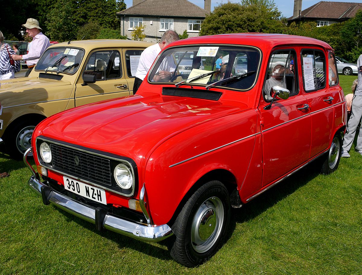 chipendo_i's tweet photo. @AutoTrader_UK Citroen 2 cv or Renault 4! https://t.co/jlLRGjdGXQ