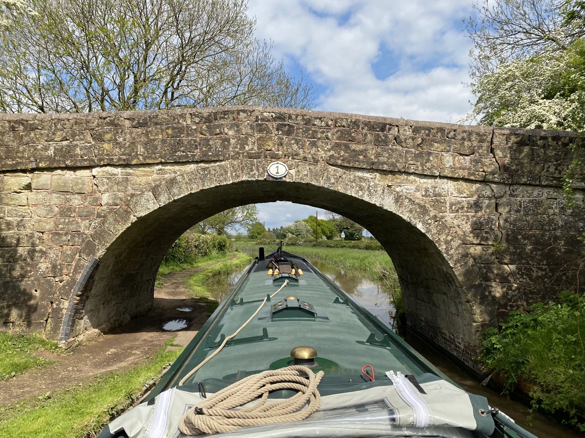 afknot's tweet photo. AFK entering the Ashby Canal yesterday afternoon https://t.co/aDxHIgAoyj