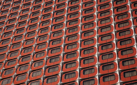 Rm_ArqT's tweet image. #ViernesDeArte 

Alexander Jacques:
“A veces me sorprende cómo una fachada que veo con mis ojos puede hacer una imagen. Primero olvidamos que es un edificio, luego las líneas y la perspectiva lo transforman todo. Al final solo vemos el patrón” 
#paramétrico #Patterns