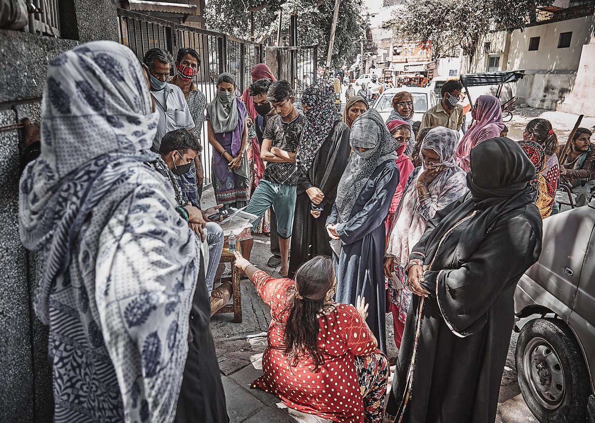 DrMPuri's tweet photo. Waiting for ration.
In 5 days we have distributed to 200 + families with the help of @GiveIndia. Will give an accurate number by the end of our distribution cycle. 
Still there are so many who are in need of immediate help.
Sigh!

#covidreliefindia #foodrelief https://t.co/ty27Xi2puc