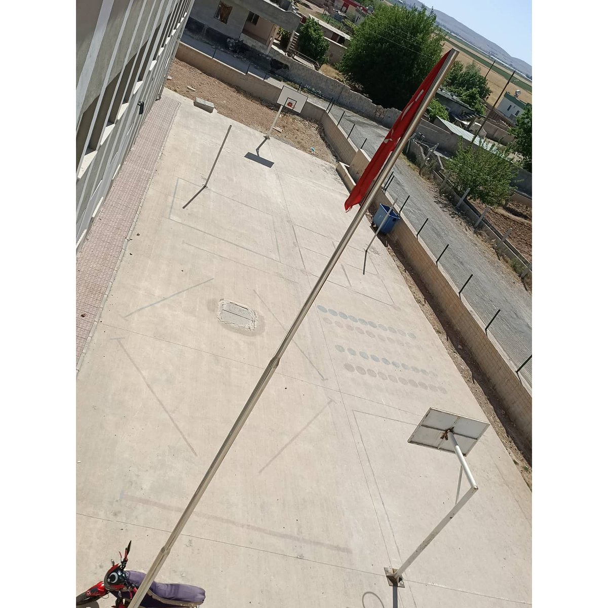 Yeni potalarımız için İmambakır İlk/Ortaokulu müdürü Salih DUMANCI'ya çok teşekkür ederiz 😊 <a href="/DumanDumanx/">Salih DUMANCI ( صالح) (SLHPDR)</a> <a href="/cihatkoc61/">Cihat Koç</a> <a href="/ASUTAYMEHMET/">Mehmet ASUTAY</a> <a href="/MemHarran/">Harran İlçe MEM</a> <a href="/HarranKaymakam/">Harran Kaymakamlığı</a> @Hasanzkikorogli