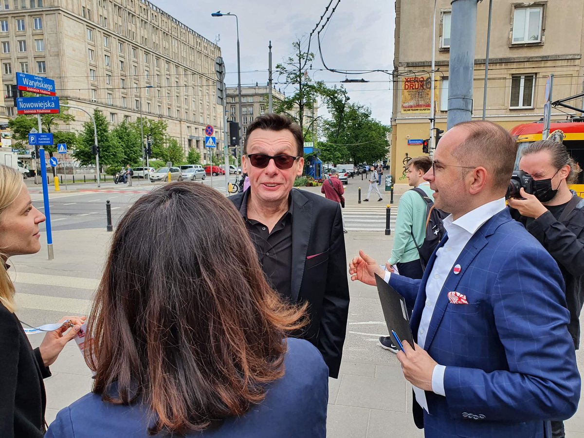 Gasiuk_Pihowicz tweet picture