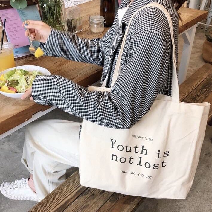 pattaq_totebag's tweet photo. ⁺◟✿ กระเป๋าผ้า 160฿ ส่งฟรี ·͜·♡

𖧷รายละเอียด𖧷

~ Youth is not lost
~ ขนาด (โดยประมาณ): กว้าง 43 cm ยาว 32 cm หนา 10 cm สายยาว 30 cm
~ วัสดุ: ผ้าแคนวาส
~ สี: ครีม
~ จัดส่งฟรี
~ DM me! https://t.co/Pd0Ted0vUD