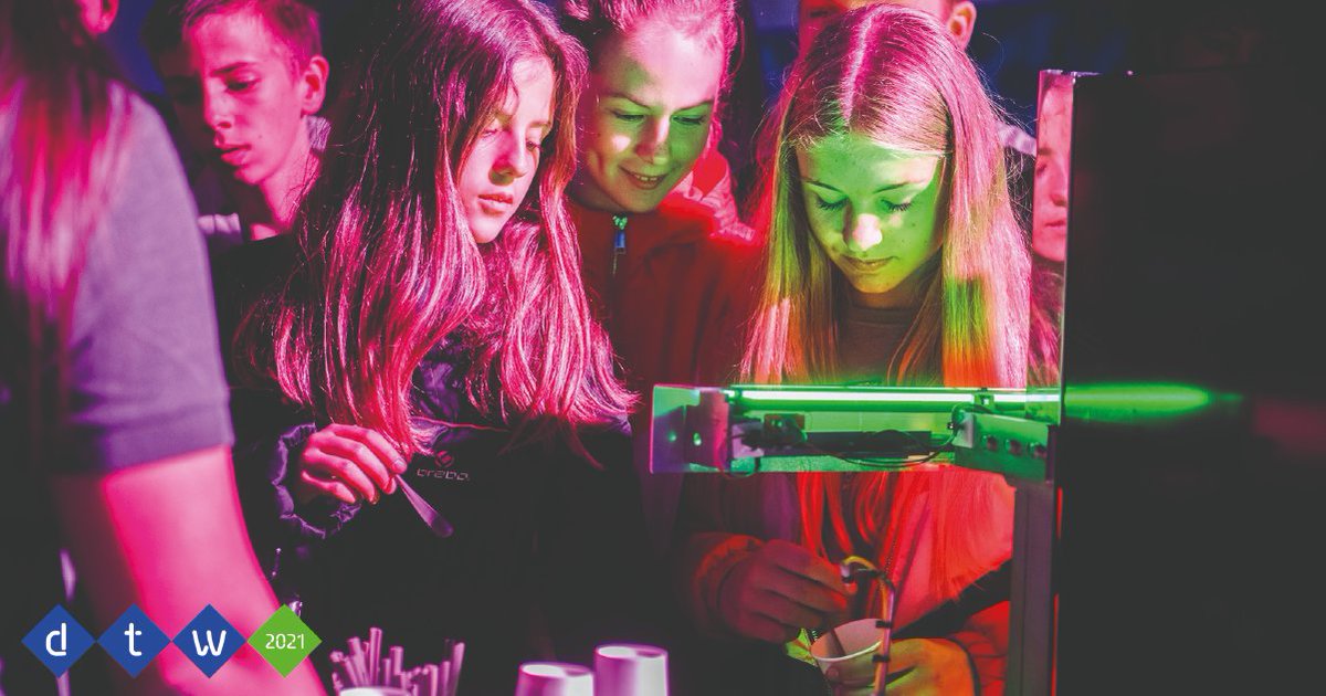 Maandag gaat de Dutch Technology Week van start!
Helaas ook dit jaar digitaal. Bekijk het programma op de website van #DTW2021.

Met als hoogtepunt natuurlijk...
De ✨#liveTechBattle SCHOOLSTRIJD✨op vrijdag 4 juni.

👀 Zie je dan!..#hightechhelmond #quiz #basisonderwijs, #tech