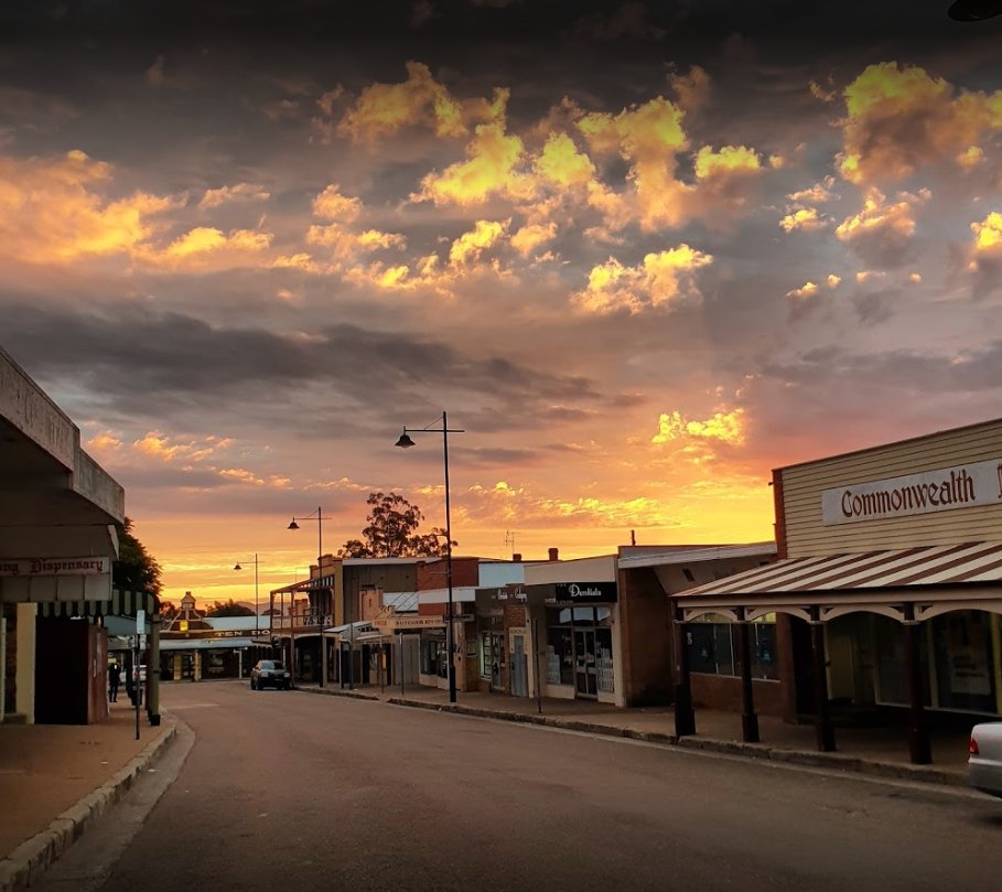 Another week closes in the gorgeous #mudgeeregion 💕 how blessed we are to call this home. Be sure to add Gulgong to your Mudgee Region bucket list, the sunsets are next level. We'll see you here soon ❤️️#feelthelove
