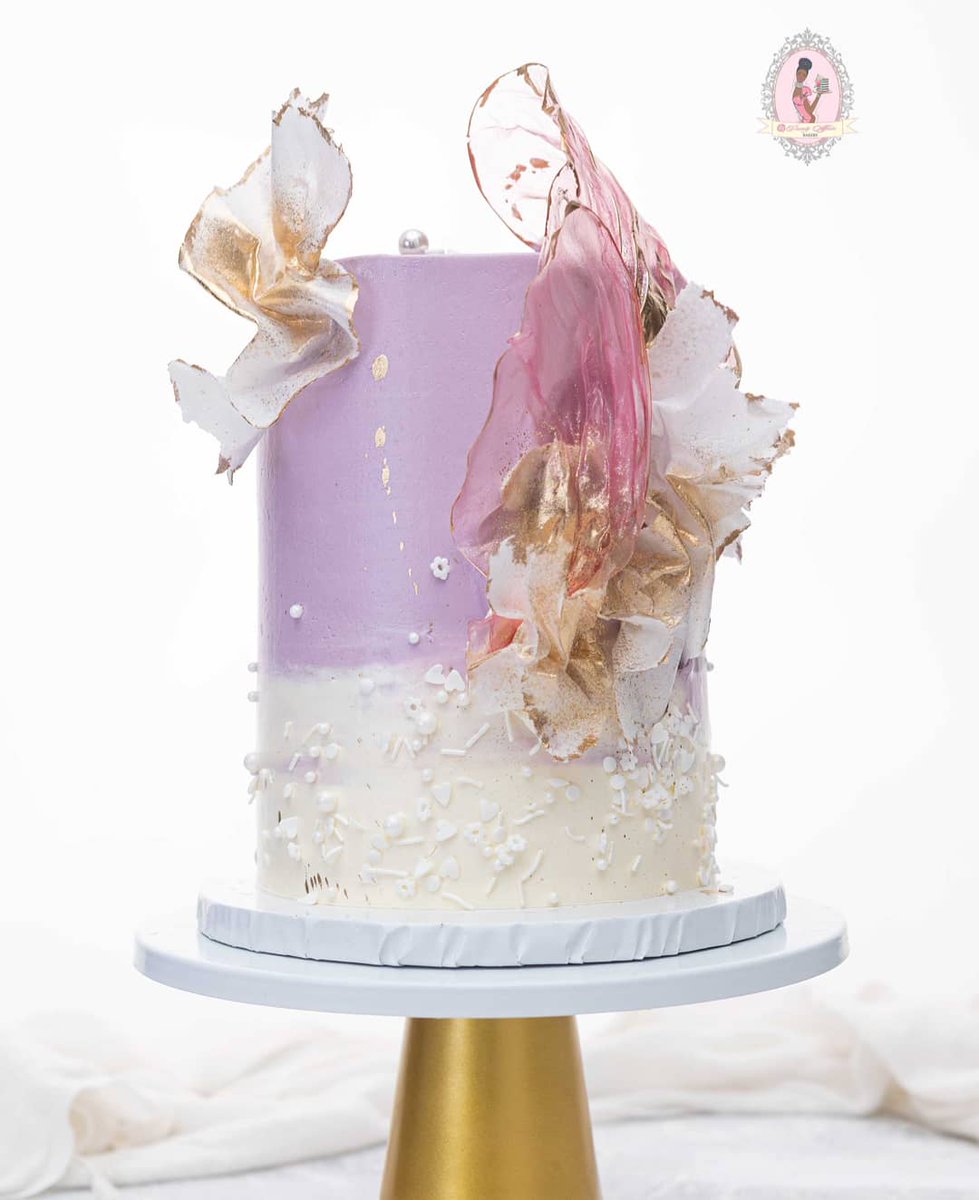 DaintyAffairs's tweet photo. It's the movement &amp; flow of the edible elements of this cake I love.

Our layer cakes have the perfect cake to frosting ratio, perfect balance and oh so gorgeous presentation.

Perfect weekend plan guys.

Head to our website or WhatsApp 
https://t.co/g5nSjz7AC7 
#fridaymorning https://t.co/oLonow5Yi1