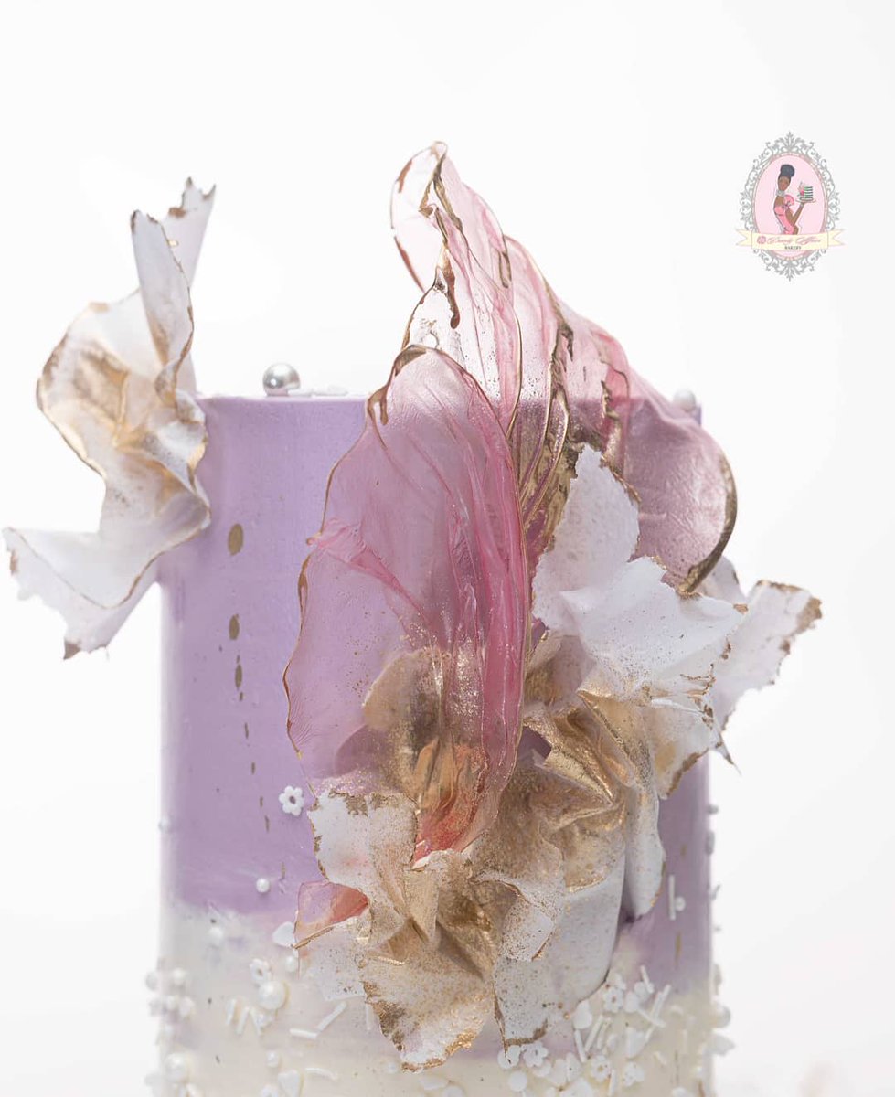 DaintyAffairs's tweet photo. It's the movement &amp; flow of the edible elements of this cake I love.

Our layer cakes have the perfect cake to frosting ratio, perfect balance and oh so gorgeous presentation.

Perfect weekend plan guys.

Head to our website or WhatsApp 
https://t.co/g5nSjz7AC7 
#fridaymorning https://t.co/oLonow5Yi1