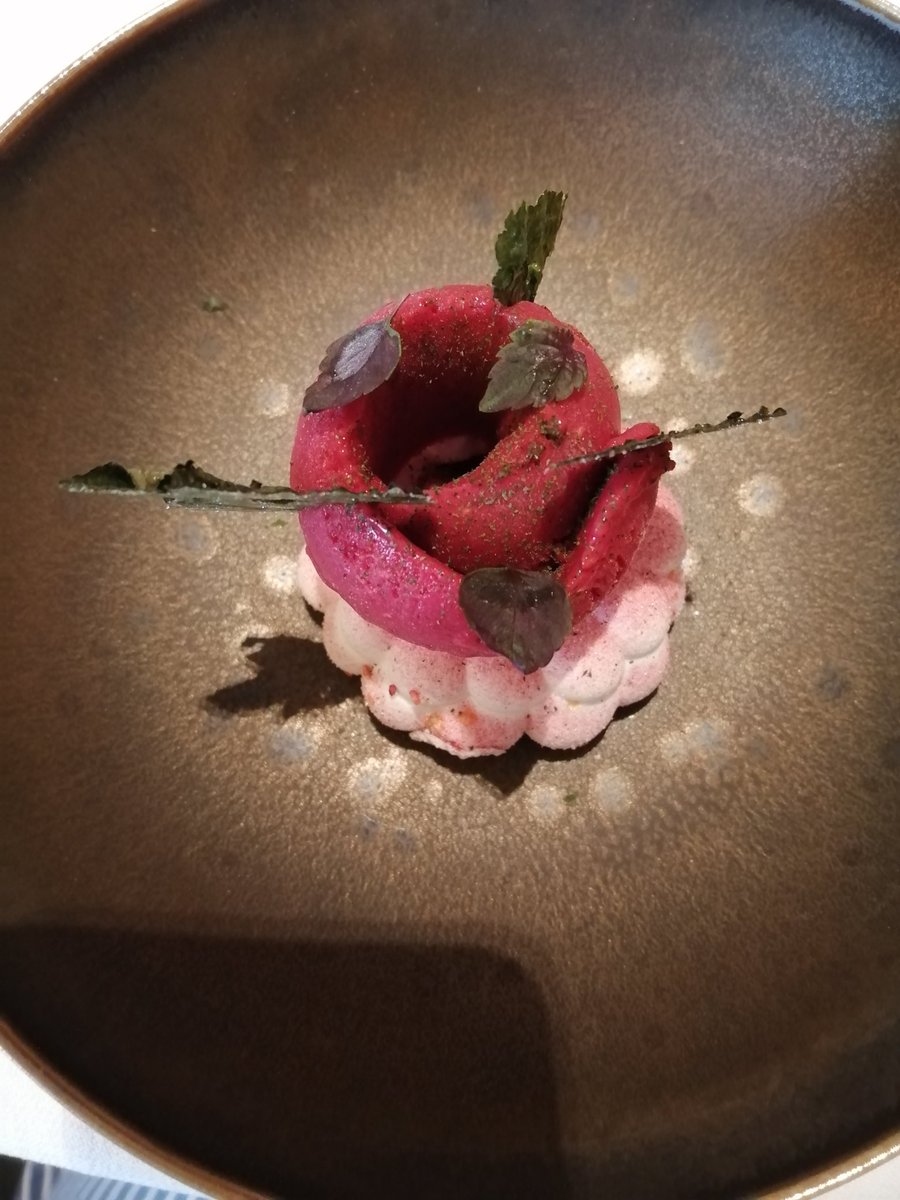 discovernorfolk's tweet photo. Fabulous return to hospitality, for a girly lunch @TheDorchester. Great service, delicious food, and a peak at the new roof terrace with ☀ https://t.co/AY8CtOM65w