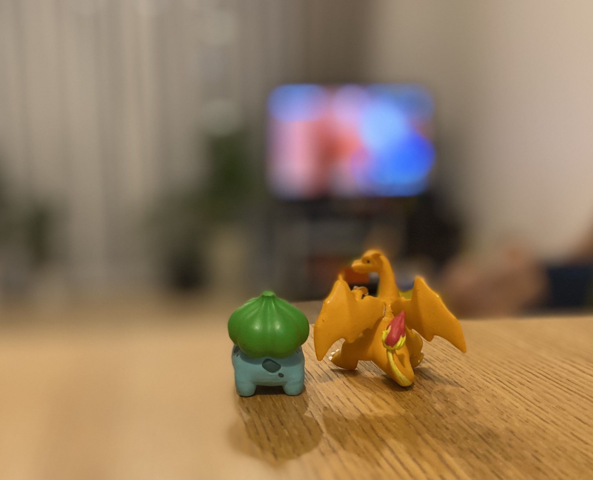 はなだね 娘が ダネちゃんとリザードンが出るから とフィギュア用意して今日のアニポケ見てました お母さんは サトシの ポケモンたちとのら再会もうれしかったけど ゴウくんへのシゲルの挑発 シゲルのイケメンぶり サトシ シゲルのファイヤーへのw