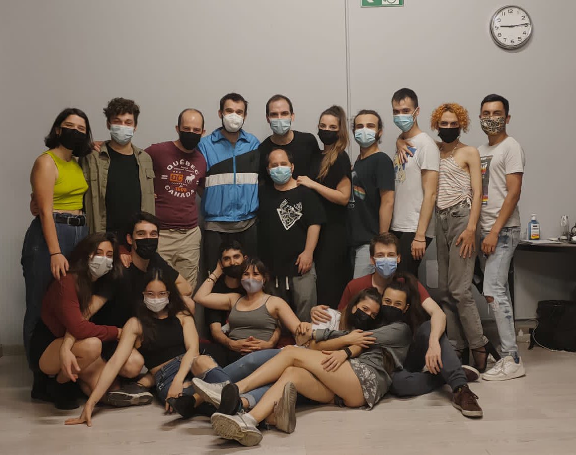 Ayer terminamos la primera semana de trabajo con Pau Aran, bailarin de la cía Pina Bausch en @estudiocodina con <a href="/Tomipozzi/">Tomas Pozzi</a> <a href="/CarlaRCabane/">Carla R. Cabané</a>  #ProyectoPasolini #AcquaInBocca 🎥🎭¡que gozada trabajar con estos colaboradores de lujo!