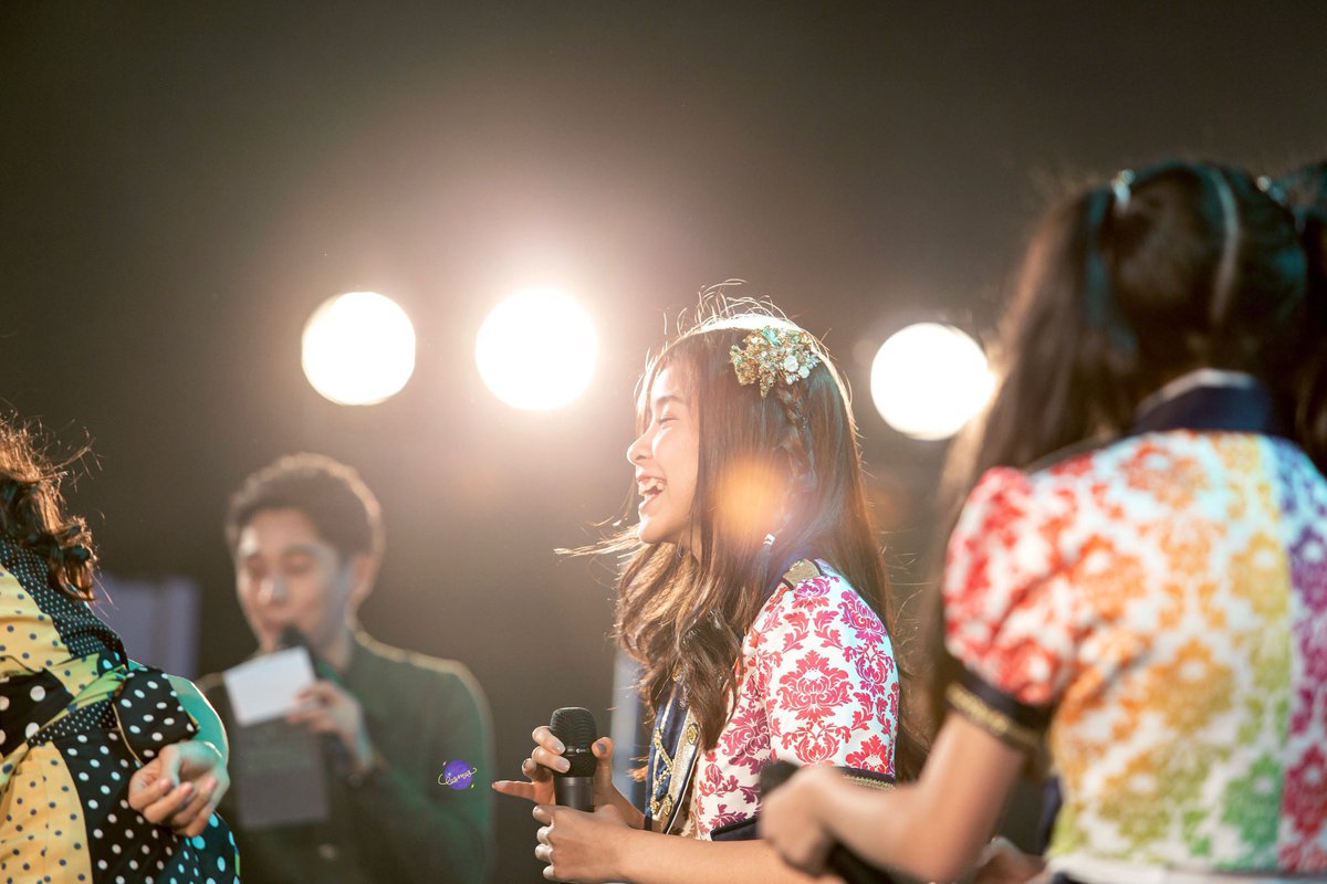 kirinxyyy's tweet photo. นี่ๆทุกคน .___. พี่ตาหวานน่ะเหลือสัญญาอีกแค่ปีครึ่งเองนะ❕เรายังไม่รู้ด้วยว่าคนเก่งของเราจะต่อสัญญามั้ย แต่ที่รู้ๆคือที่ผ่านมาเขาควรได้รับโอกาสมากกว่านี้ในความสามารถเขา นี่ไงเวลาสปอร์ตไลท์ส่องถึงเขามันมีเสน่ห์ที่สุดเลย มาสร้างโอกาสนี้ให้เขากันมั้ยคะ🤲🏻❔มาช่วยกันปั่นตตนะ! https://t.co/YgTChYEMYh