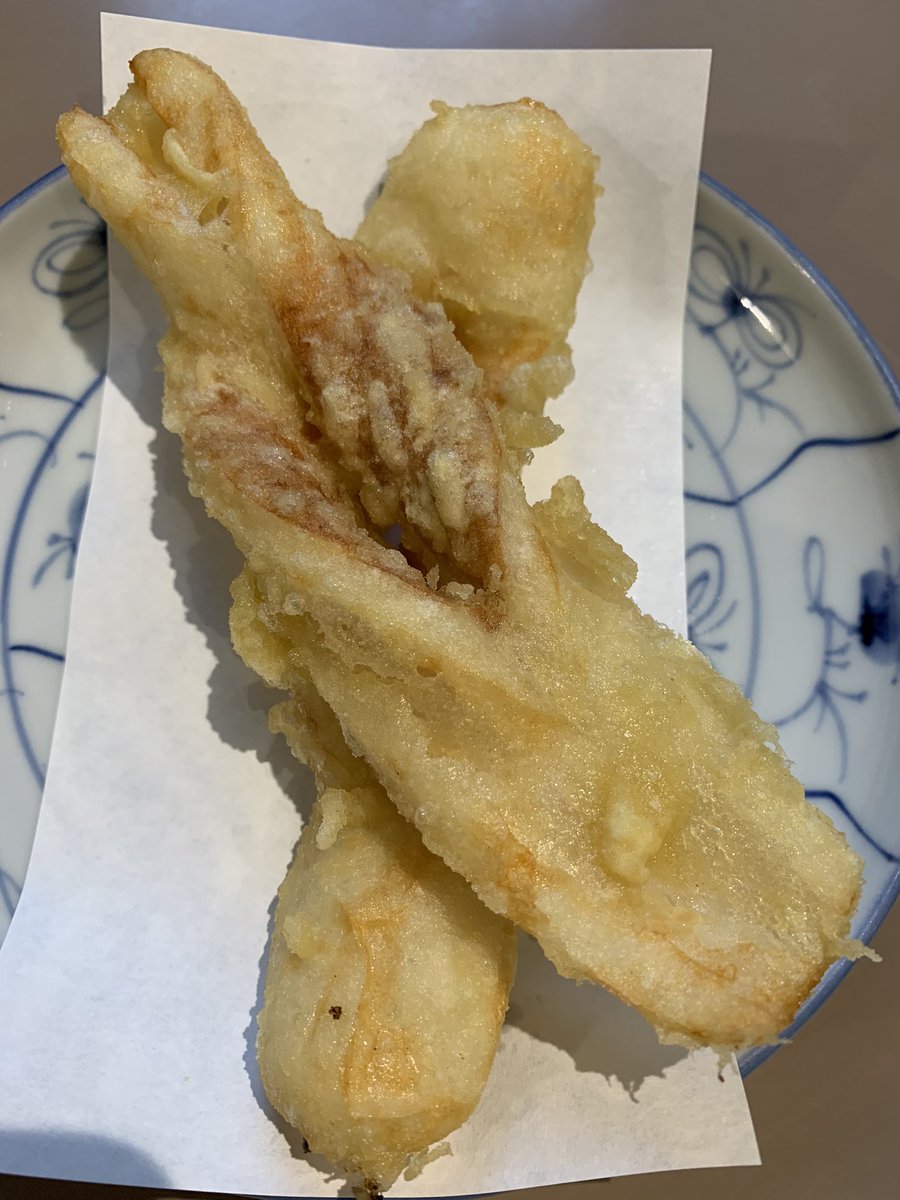 TetsuyaNekobasu's tweet photo. 今日の瀬戸晴れ

㊗️開店２周年おめでとうございます

やっぱり旨い

少し遅くてイカゲットならず😅

またの機会に❣️

ご馳走さまです😋

#おうどん瀬戸晴れ
#瀬戸晴れ
#生じょうゆ
#そのまま
#ちくわ天 https://t.co/FJXaSpoZka