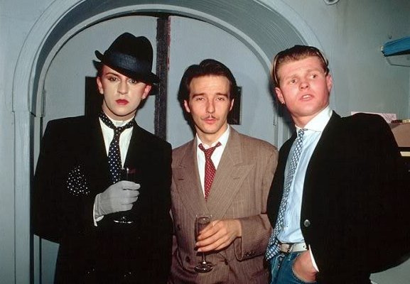 rockforlife1987's tweet photo. @midgeure1 Happy Birthday #SteveStrange #Visage @Visage80s #80s #RIP #FadeToGray #BlitzClub #BlitzKids #HappyBirthday @DJRustyEgan 🎉🎉🎉🎈🎈🎈💖❤️💖❤️💖👨🏻🎤🥂👍🏻🔥💯🎶🎤🎸🇬🇧 https://t.co/kuMO2oikqZ