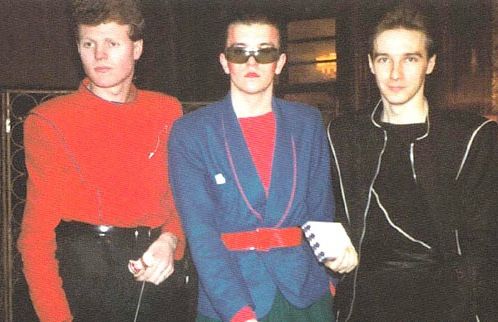 rockforlife1987's tweet photo. @midgeure1 Happy Birthday #SteveStrange #Visage @Visage80s #80s #RIP #FadeToGray #BlitzClub #BlitzKids #HappyBirthday @DJRustyEgan 🎉🎉🎉🎈🎈🎈💖❤️💖❤️💖👨🏻🎤🥂👍🏻🔥💯🎶🎤🎸🇬🇧 https://t.co/kuMO2oikqZ