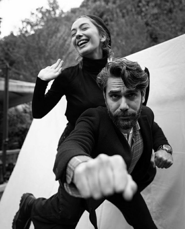 atagulnesly's tweet photo. Yayılacaksa 'aşk' yayılsın!
🖤 #herok' #neslihanatagül https://t.co/Jmds79rD9c
