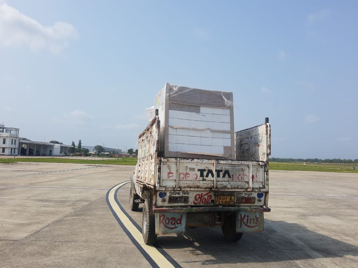 #Northeast #Covid Update: A consignment of Oxygen Cylinders, Oxygen concentrators and Testing Kits were delivered at Agartala airport in #Tripura by an #IndianAirForce Flight. #IndiaFightsCorona