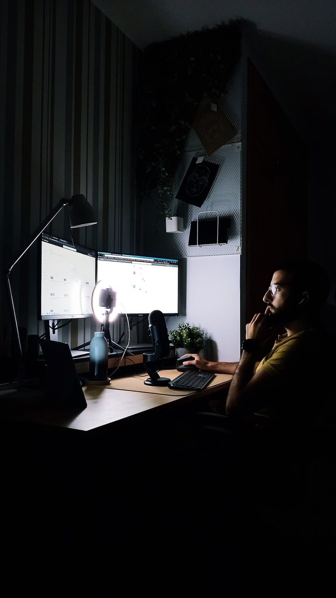 iamsergiomdiaz's tweet photo. 👨🏻‍💻🖖🏼 Ayer me sentí “youtuber” por un día.

Grabación lista para @bizzsummites, gracias por contar conmigo.

#Intelequia #BizzSummitES @intelequia https://t.co/LCIaBuXjO7