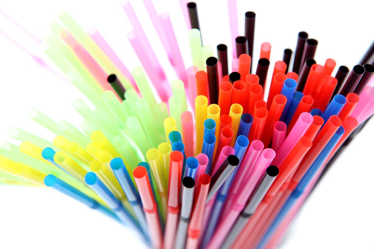 bfren's tweet photo. From 3 July 2021, #SingleUsePlastic articles will be banned throughout the EU. But what alternative materials are there for the #DrinkingStraw, for example, & what health considerations play a role?
Read the BfR's assessment: https://t.co/davWLTVwmJ
#microplastics #plasticban https://t.co/RG9F1S15kr