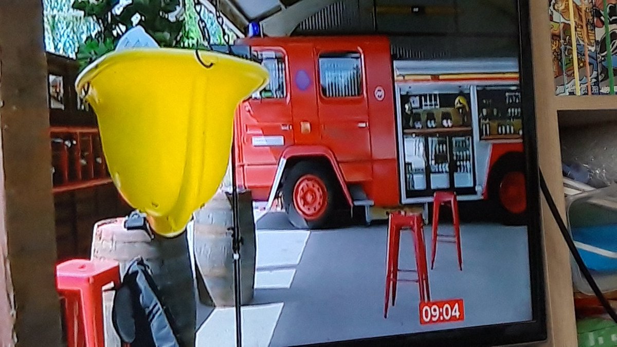 AndrewDaneUK's tweet photo. This 999 cafe from @WestSussexFire was on @BBCSouthNews this morning. #OneLadsChallenge has not yet been. Anyone able to tell me where I can find the cafe? I would love to visit. https://t.co/HAHycW0t2T