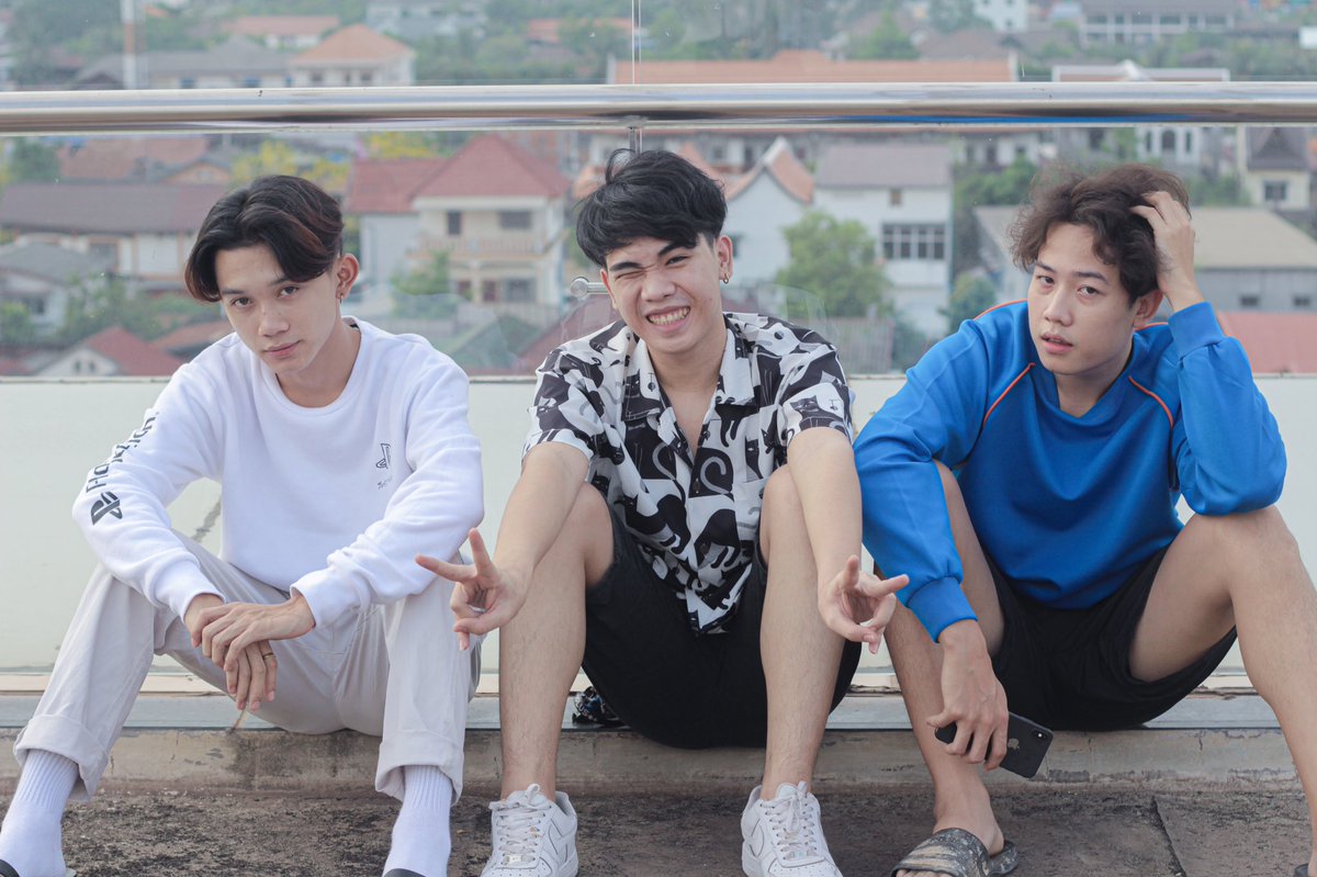 BOSS_BLACKMODEL's tweet photo. ພວກເຮົາ3ຄົນ🤪 #Monick #Boss #Kot #BlackModeling https://t.co/byQuISfteA