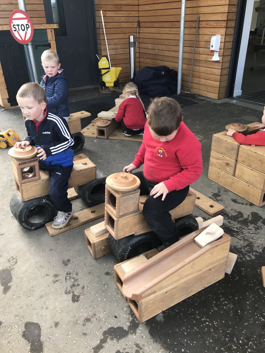 blackridge_ps's tweet photo. Today in the ELC we have flying motorbikes, a police car, a monster truck motorbike and one still in production. #froebel #outdoorlearning #earlyengineers https://t.co/06FYWZgYdd