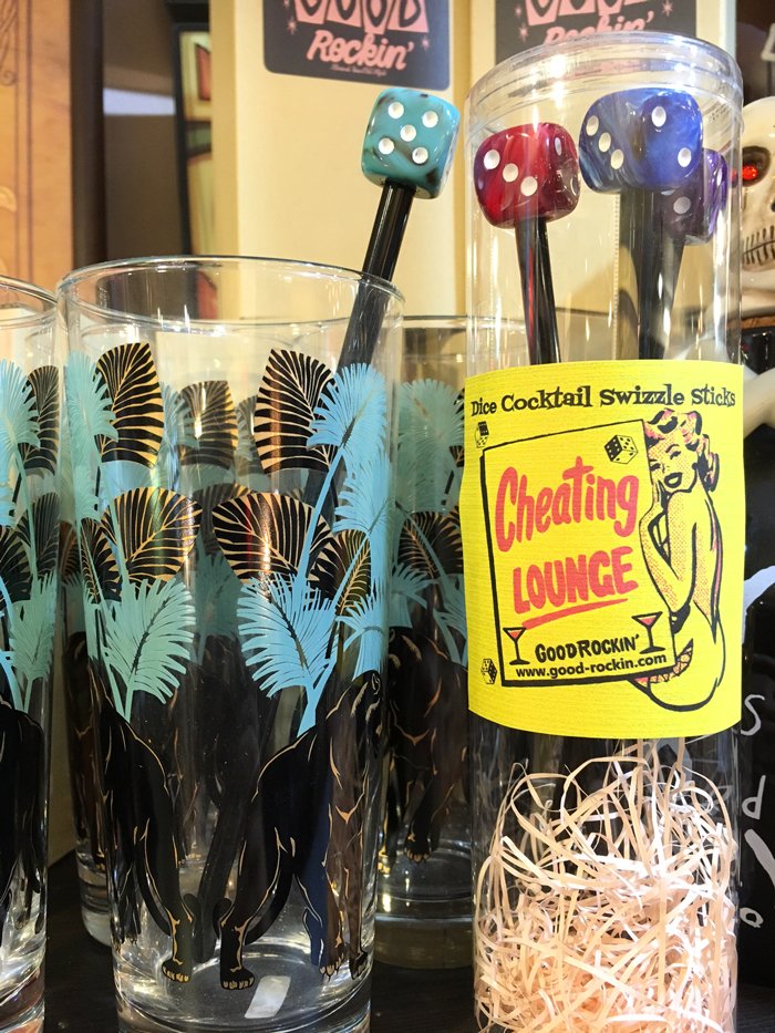 Akko_Motoyoshi's tweet photo. 人気のマーブルダイスマドラー４本セット/Dice Cocktail Swizzle Sticks 再入荷致しました♪5月30日(日)富士スピードウェイにて開催「Ikura's Amefes 2021」にて出店させて頂きます!!ご来場の際はぜひお立ち寄りくださいませ!!＊町田店はお休みさせて頂きます https://t.co/FBDBmW5LXg @Akko_Motoyoshi https://t.co/w5qE6B0gU4