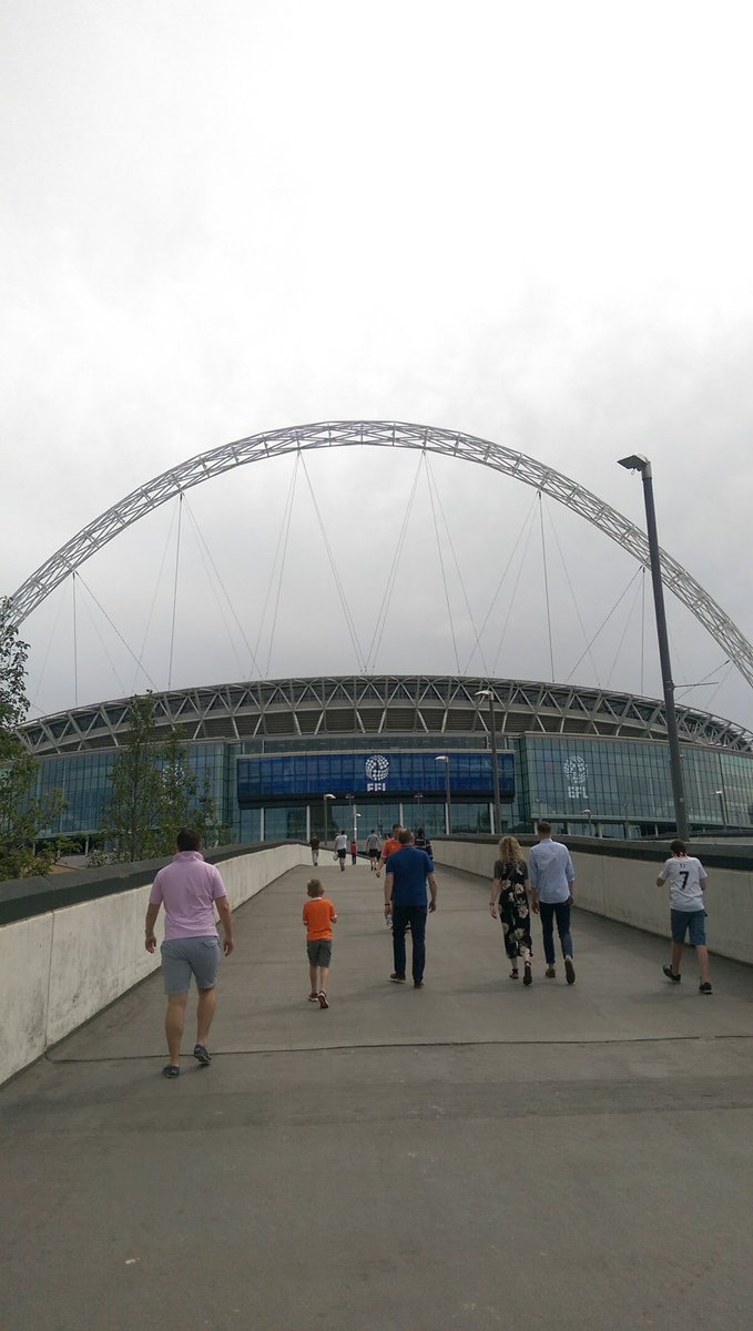jimbfc's tweet photo. 4 years ago, me and the rest of #shitsocceramsofa went on a pilgrimage to wembley to protest the regime...it was hard, it hurt but we had each other and we won in the end! 🍊🧡

Sunday is completely different and I for one will never forget where we have come from! #UTMP #SeaSea https://t.co/D2uREXtlEz