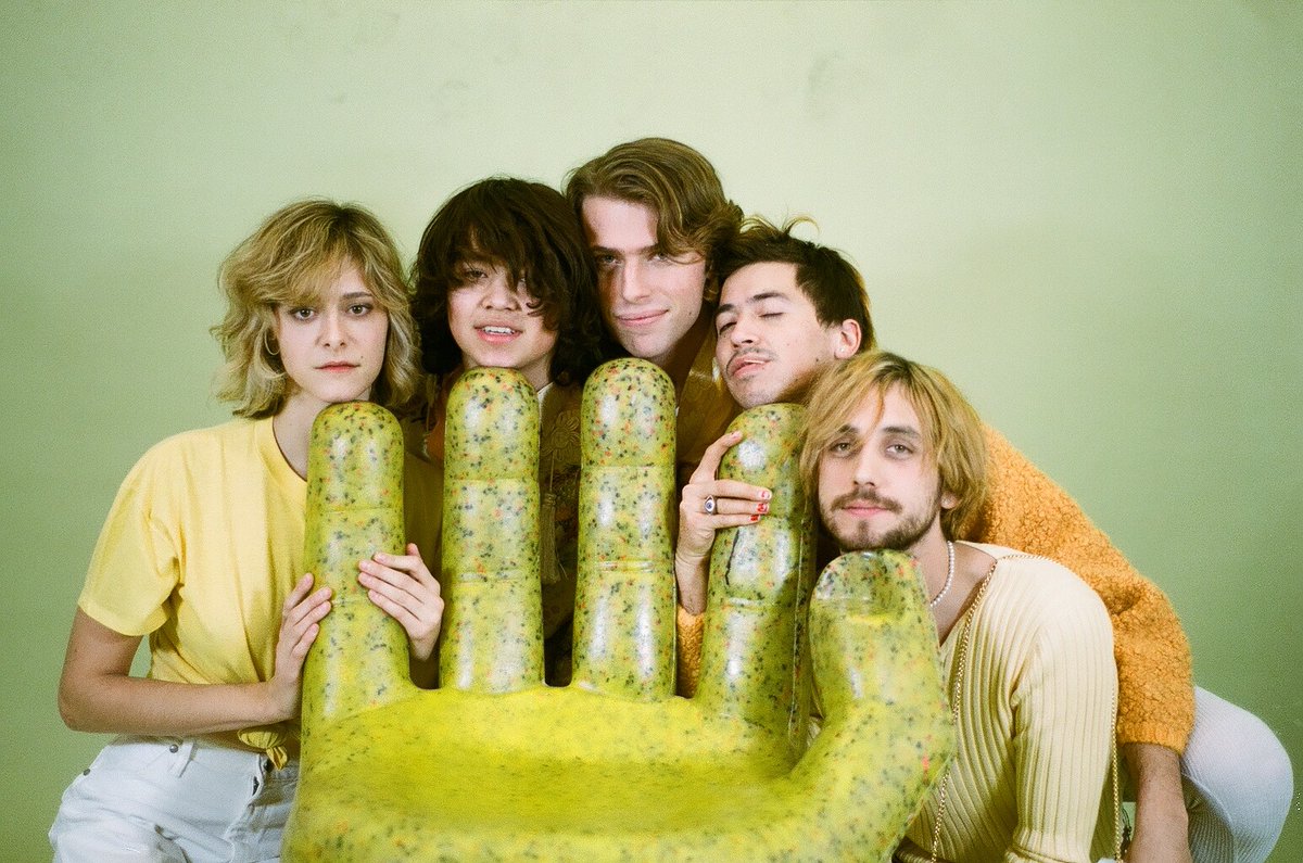 TurnUpBlog's tweet image. / STAY ON TRACK IN THE WEEKEND /

5 new firecrackers to boost your fav 48 hours.

With #COLDCAVE - #FuzzyLights - #3LittleWolves - #SunshineAndTheBlueMoon

@wefuzzylights @Silver__PR @auteurresearch @3LittleWolves1 @sunshineblumoon

Click and party... turnupthevolume.blog/2021/05/28/fiv…