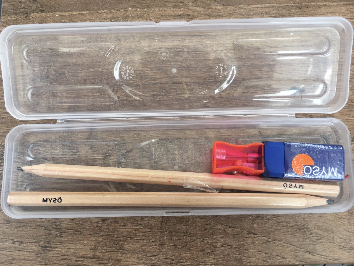 Sevgili ÖSYM size bu satırları yazarken.. şaka şaka siz şimdi şu kalem kutusunu bi alın bişey denicez.. #kpss2021 #300tl