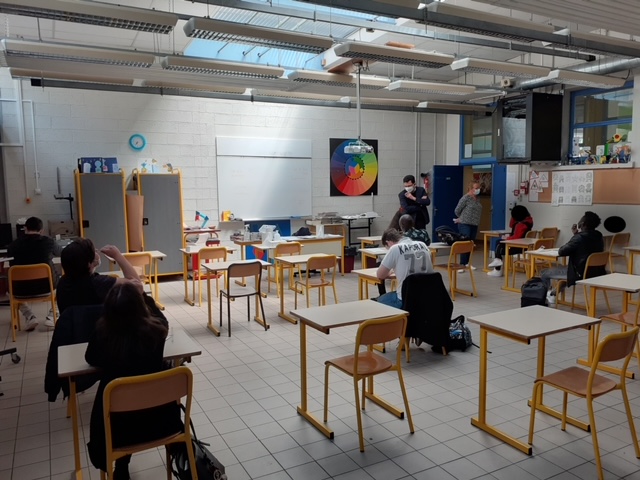 acnancymetz's tweet image. Séance d'#autotests pour les élèves du lycée Viviani à Epinal ! Protégez votre santé et celle de vos proches en vous autotestant dans vos lycées. @HuartJean