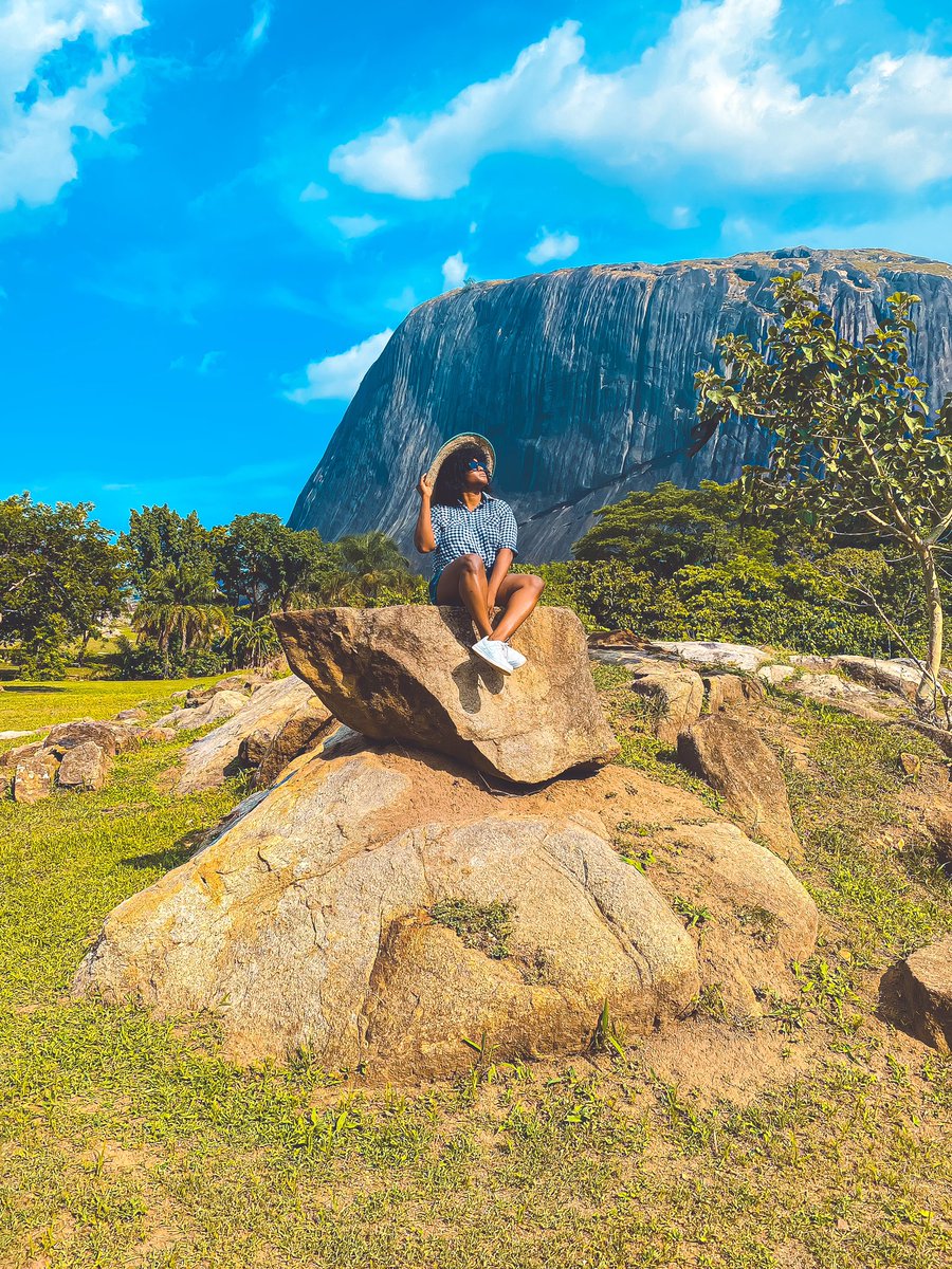 Just chilling at Zuma Rock. 

#abuja #abujatwittercommumity