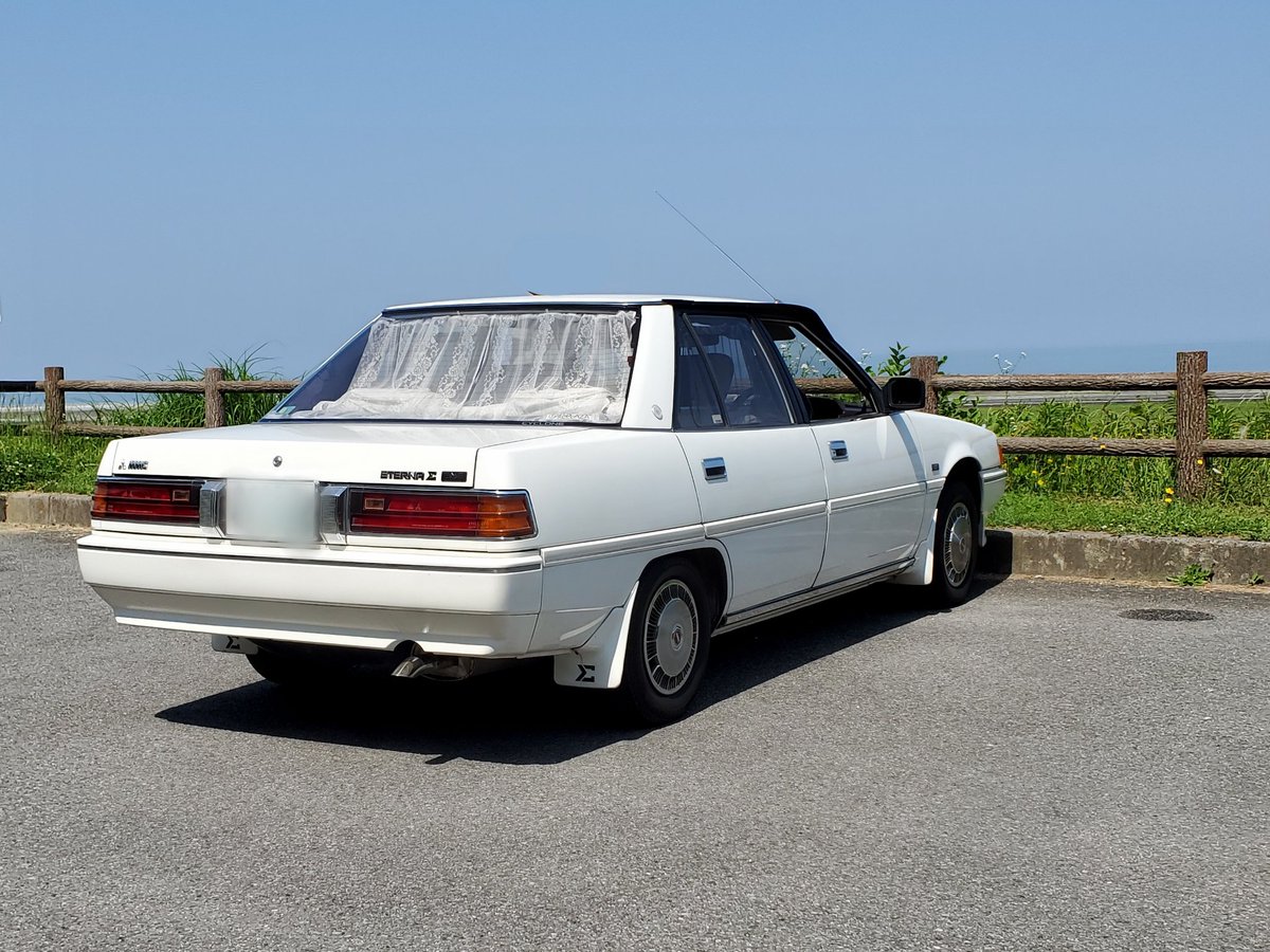 にいやん 9 クルマが欲しくて一生懸命バイトしてた大学生の頃 94年くらい 中古車雑誌に出てたまさにこの型を 友達に激推しされた懐かしい思い出が 今見てもどのクルマともかぶらないなかなか素敵なデザインですよね