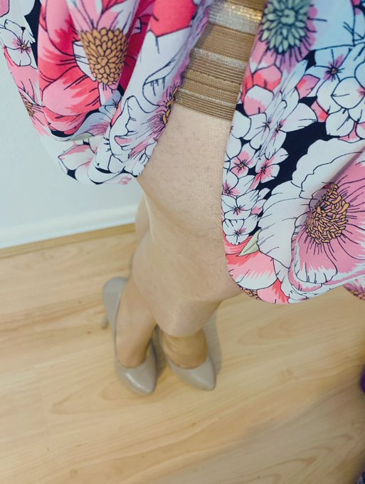 I hope the wind doesn&rsquo;t lift my dress  💋 #sissy #sissygirls #chastitytease https://t.co/7gZdRTtJeq<a href="/tag/sissy"class="tags">#sissy</a><a href="/tag/chastitytease"class="tags"><span>#chastitytease</span></a><a href="/tag/sissygirls"class="tags"><span>#sissygirls</span></a>