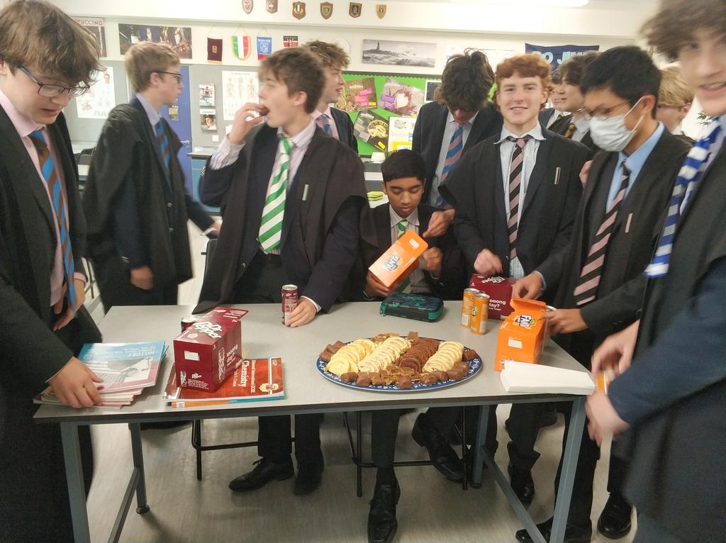 RadleyBiology's tweet photo. GCSE assessments all over for V set 2! https://t.co/OlMlGfE4cl