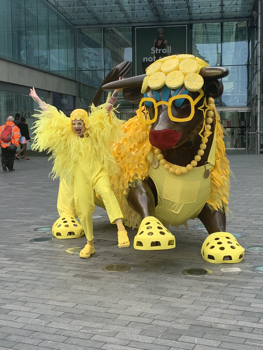 FattButcher's tweet photo. Excuse me but if you ever needed proof that @GinnyLemon69 is a National Treasure the @Bullring have provided it. https://t.co/OxH3j8dE1O