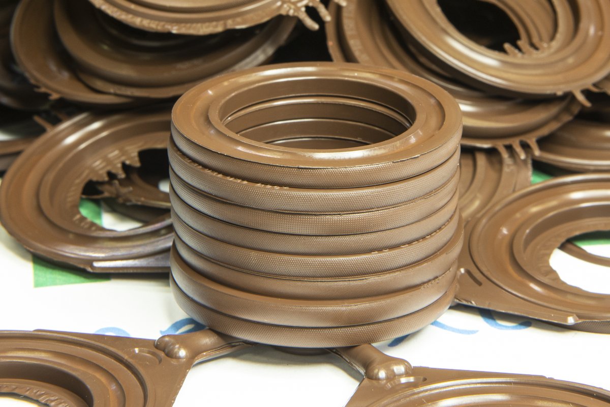 MouldtexP's tweet photo. These are samples of our MouldTex 27/5 seals with specific parameters to decrease friction.
Our process adapts to your specific request, seal material and function.
Contact us for more information.
#Friction #EUprojects #MouldTex #FrictionSolution #innovation https://t.co/20joKw602K