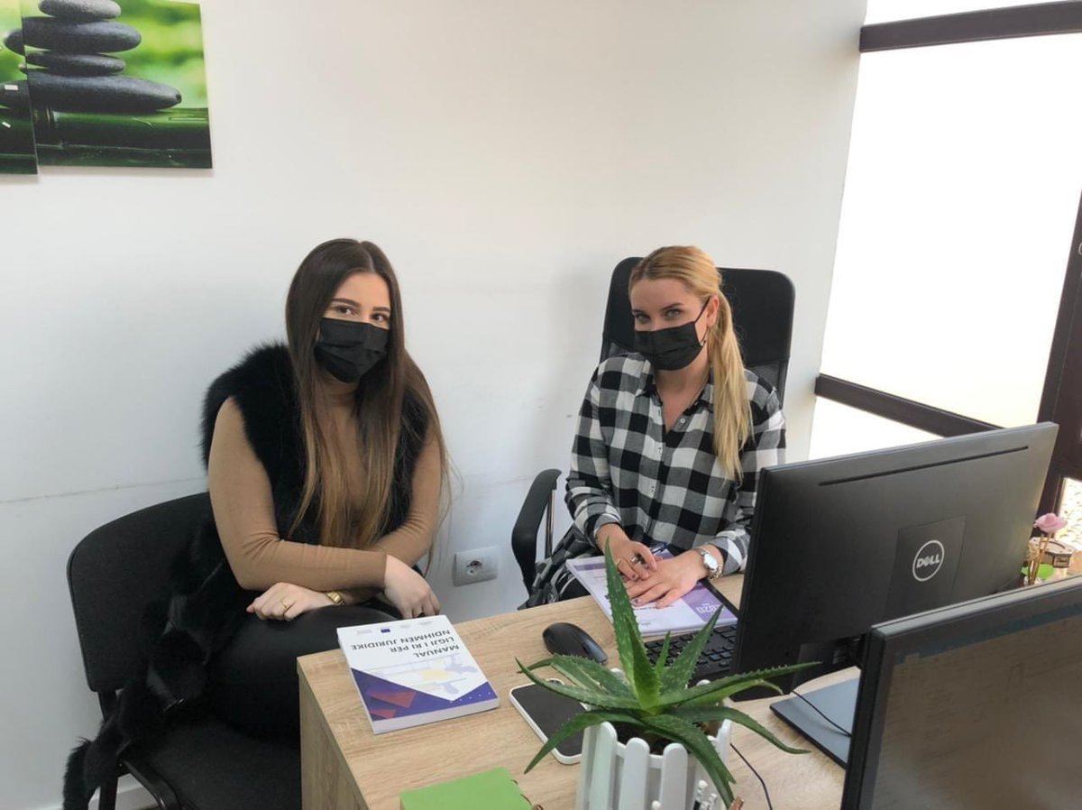 GjonajEtilda's tweet photo. Bashkëpunimi i frytshëm i #MD me Universitet Publike & Private, iu ka dhënë mundësinë 34 studentëve të Fakulteteve të Drejtësisë të këtyre Universiteteve, të kryejnë praktikën në Zyrën e #DNJF & në Qendrat e Shërbimit të Ndihmës Juridike Parësore.
👉🏻 https://t.co/KOEP1BOOoA https://t.co/DvjHpMNHxV