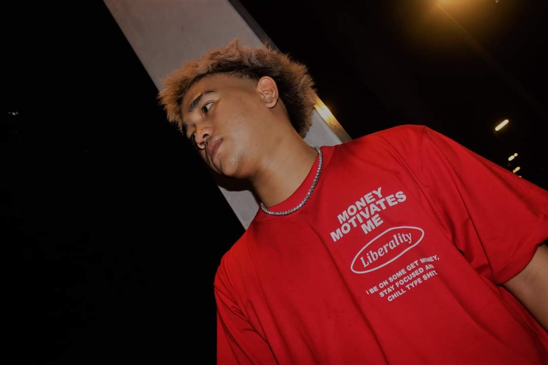 liberality_'s tweet photo. STILL AVAILABLE | LIBERALITY 

"MONEY MOTIVATES ME" 🔴

400PHP

Sizes Available: S - 2XL

📸: Rasheen Florida

(FREE DELIVERY AROUND PASIG) https://t.co/KYMASTaZdT