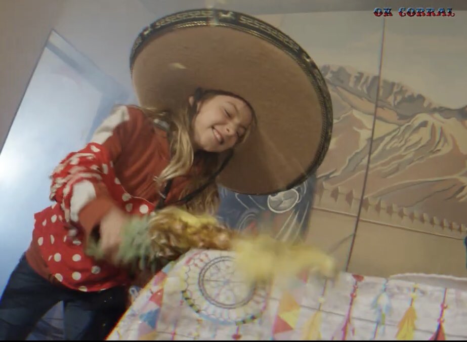 Parce que chez nous c’est pas que les #manèges. Il y a aussi les #spectacles. Impatient de redémarrer la saison. Découvrez la suite youtu.be/y2D8BisKfek #OkCorralNousManque