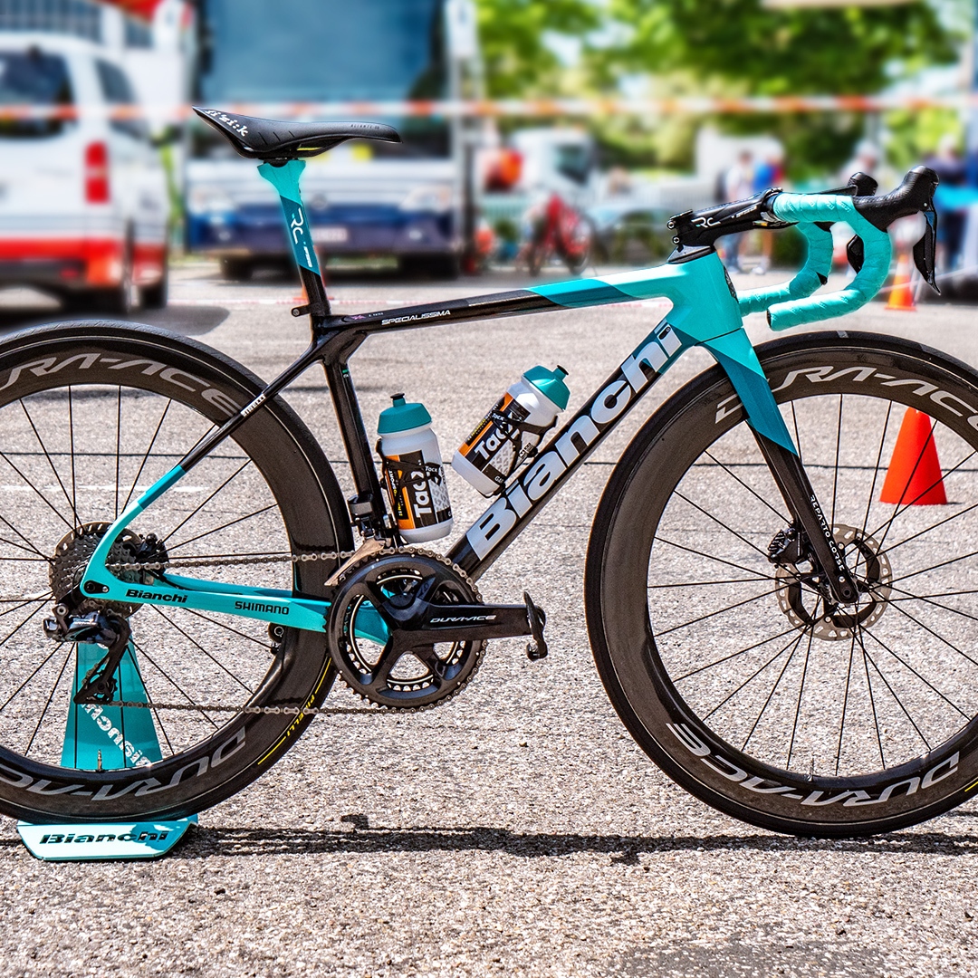 E2dp5o_XEAE2TpU?format=jpg&name=medium