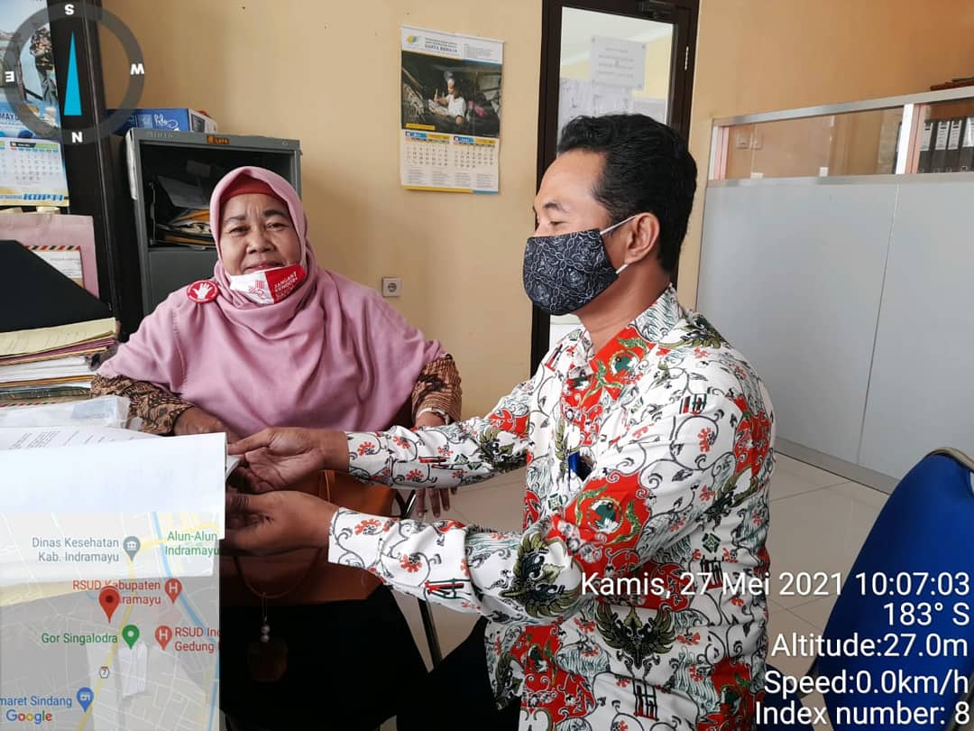 darsimse's tweet photo. Keg. Tgl 28 Mei 2021, Menerima Kunjungan dri Sekretaris Kopkar KARYA BAKTI DERMAYU terkait dgn Penyerahan Laporan Pasca RAT sebagai bahan update di ODS...
#cooperativecyberactivator 
#penyuluhkoperasikemenkopri 
#depcoop 
#ppklkemenkopumkri 
#ppkljawabarat 
#ppklindramayu https://t.co/PyARG4DDdx