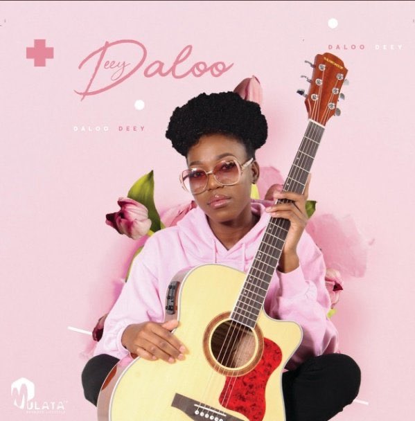 SmashHipHop's tweet photo. 🚨NEW MUSIC FRIDAY🚨

📌 @StinoLeThwenny - TSELE (ft. @KwestaDaKAR) [Single]

📌 @bobby_kinging - LIFE IN JOBURG [Album]

📌 @Daloo_deey -DALOO DEEY [Album]

📌 @BreezeZbk -TRACK ON THE SPOT [Mixtape]

#kasirap #localornothing #newmusicoutnow #sahiphop #smashhiphop  #mzansirap https://t.co/ampcti1Evx