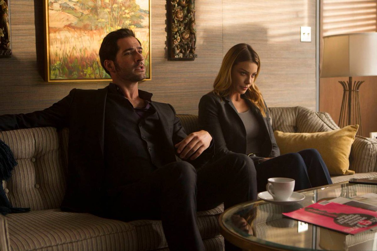 leahrilkesgirl's tweet photo. *Qualquer desentendimento, por menor que seja, acontece*

Lúcifer: Qualquer coisa a gente faz terapiawwnn #LuciferSeason5B #LuciferNetflix https://t.co/bvdghBRI3Y