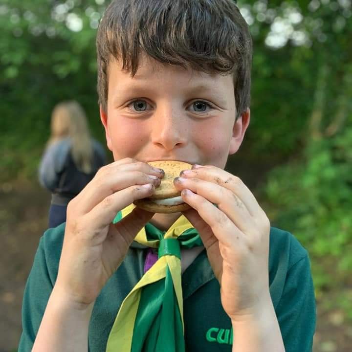 51stBathScouts's tweet photo. This week our Beavers &amp; Cubs practiced their firelighting skills and their efforts were rewarded with toasting marshmallows and making them into delicious s'mores! 😋🔥 https://t.co/pBNmr6FSru